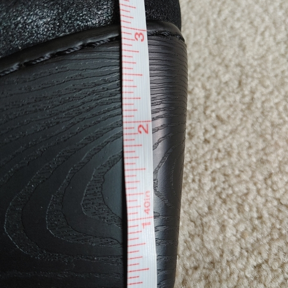 Smart looking Wedge shoes - Picture 5 of 6